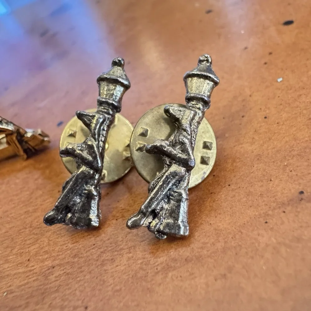 Vintage Lamp Post Cufflinks & Tie Clip Set –‎ Brass – Novelty Menswear